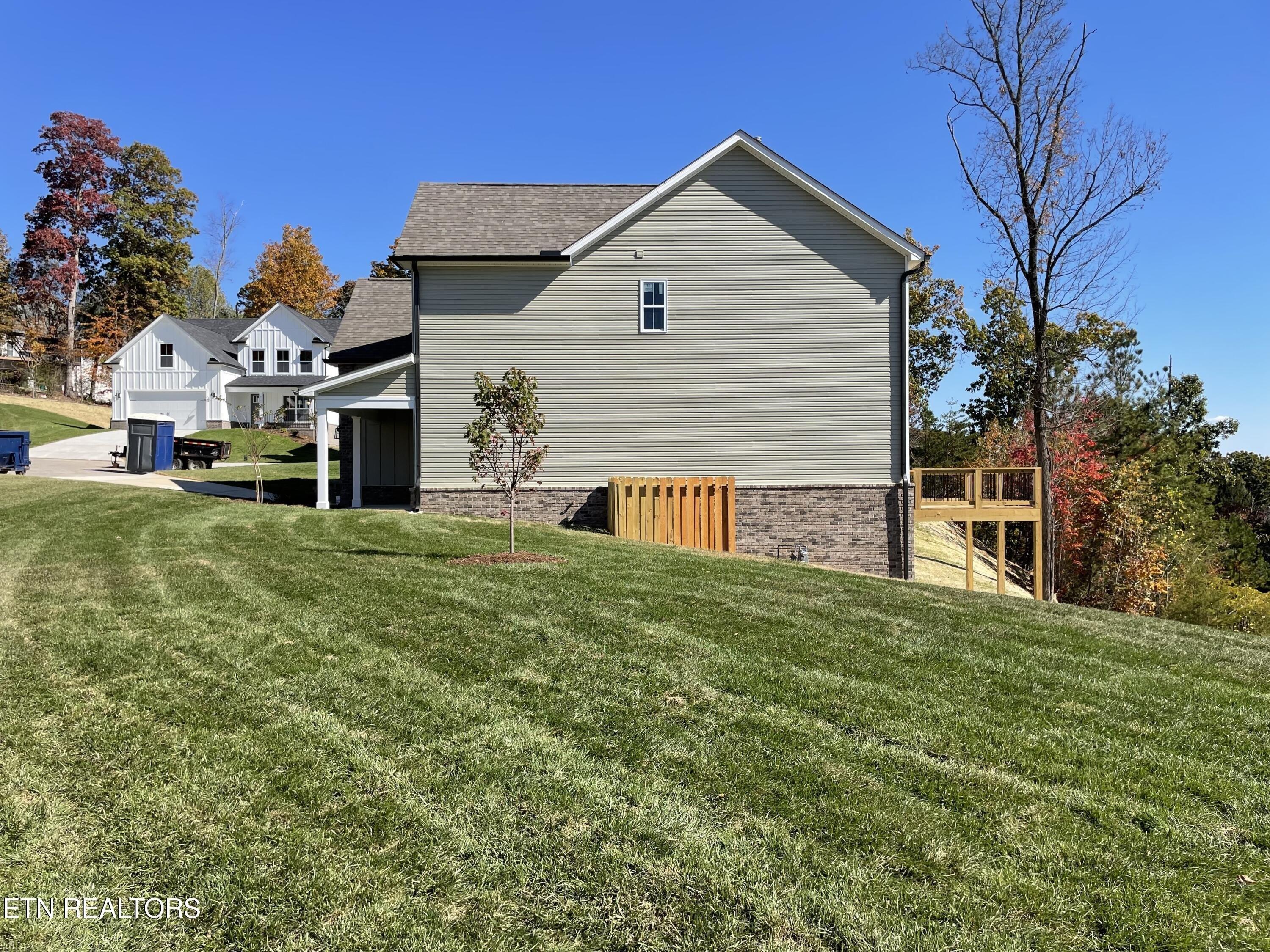 Chapel Hill Ln, Knoxville, TN 37938