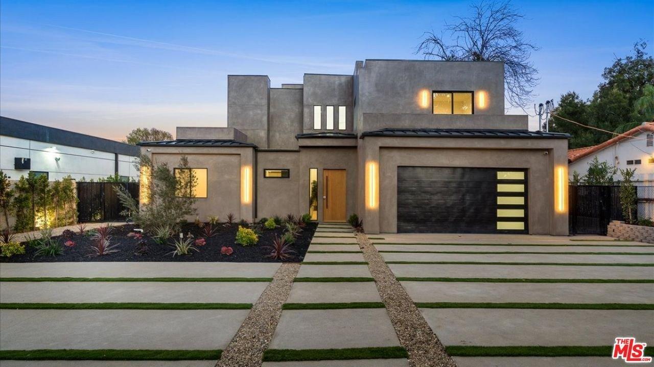 Corbin Ave, Tarzana, CA 91356