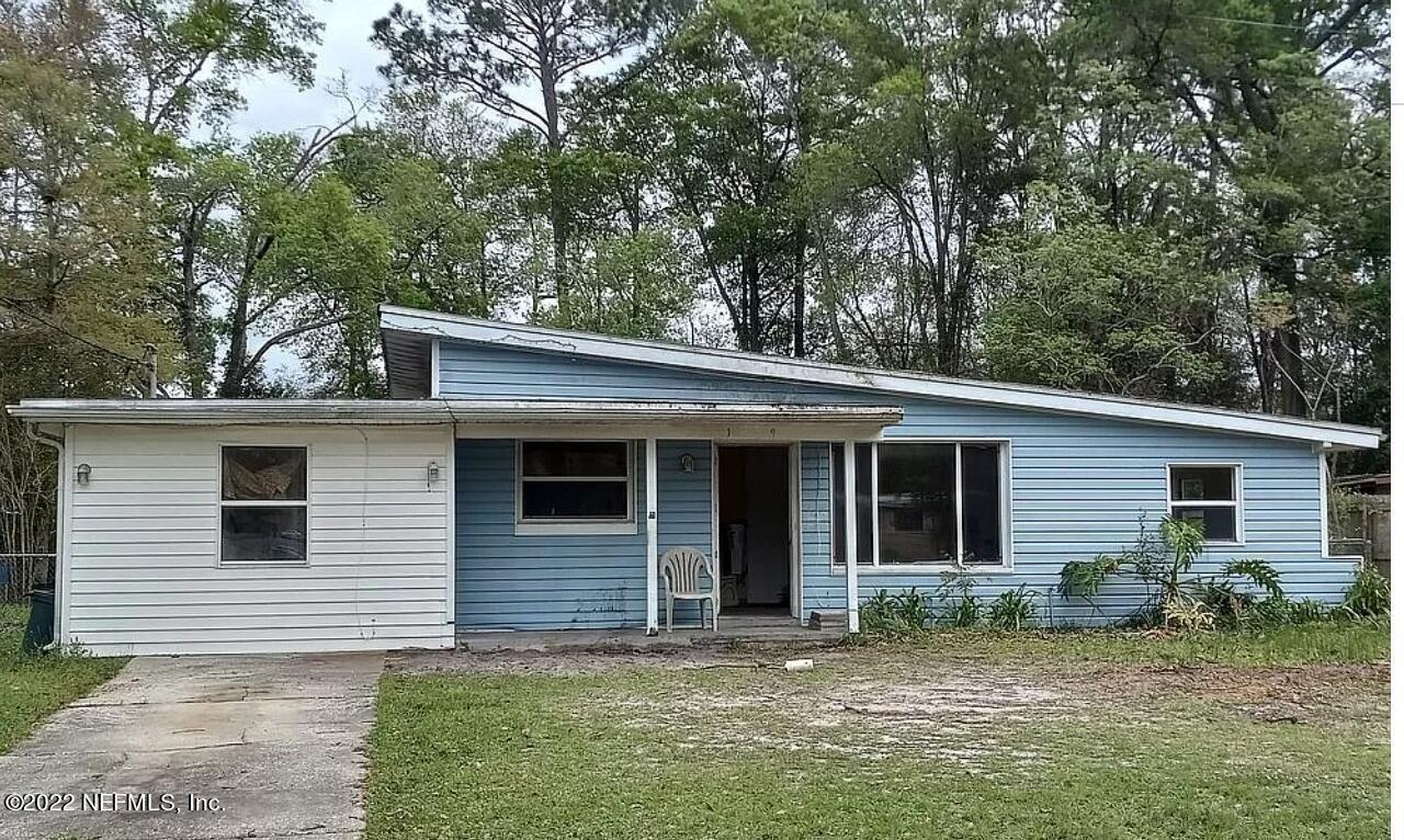 Louvre Dr, Jacksonville, FL 32221