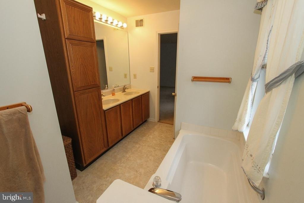Mulberry Dr, Royersford, PA 19468