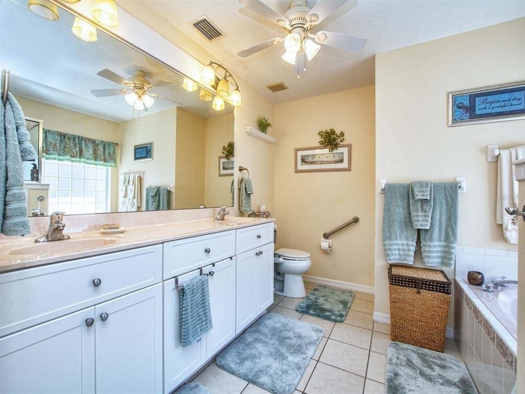 Armada St, Tavares, FL 32778