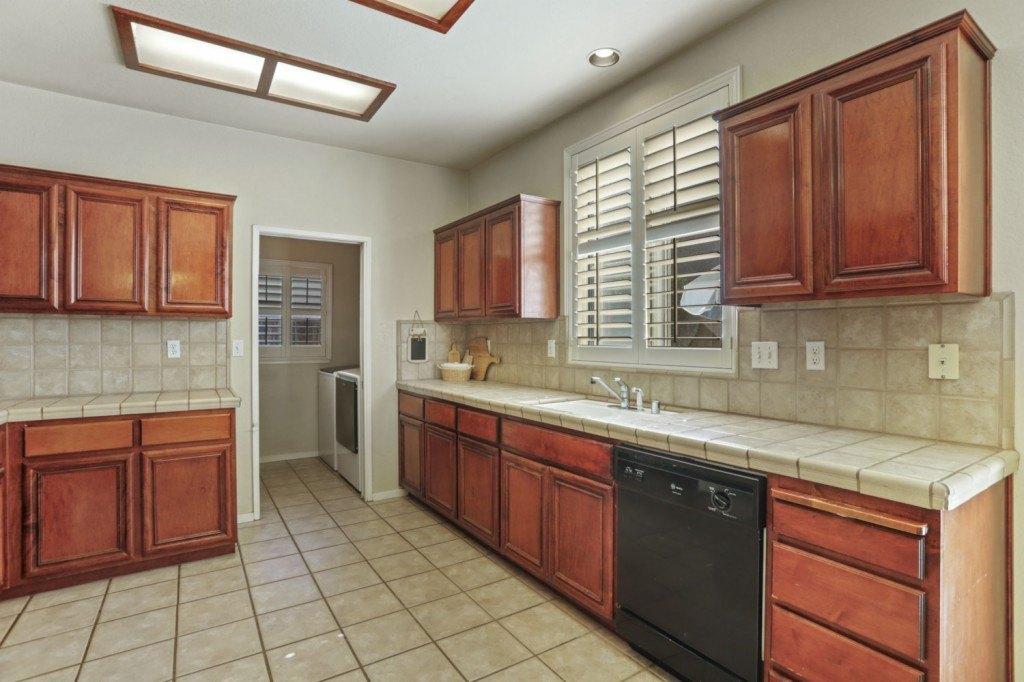 Vintage Cir, Stockton, CA 95219