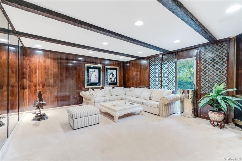 Crabapple Ct, Monsey, NY 10952