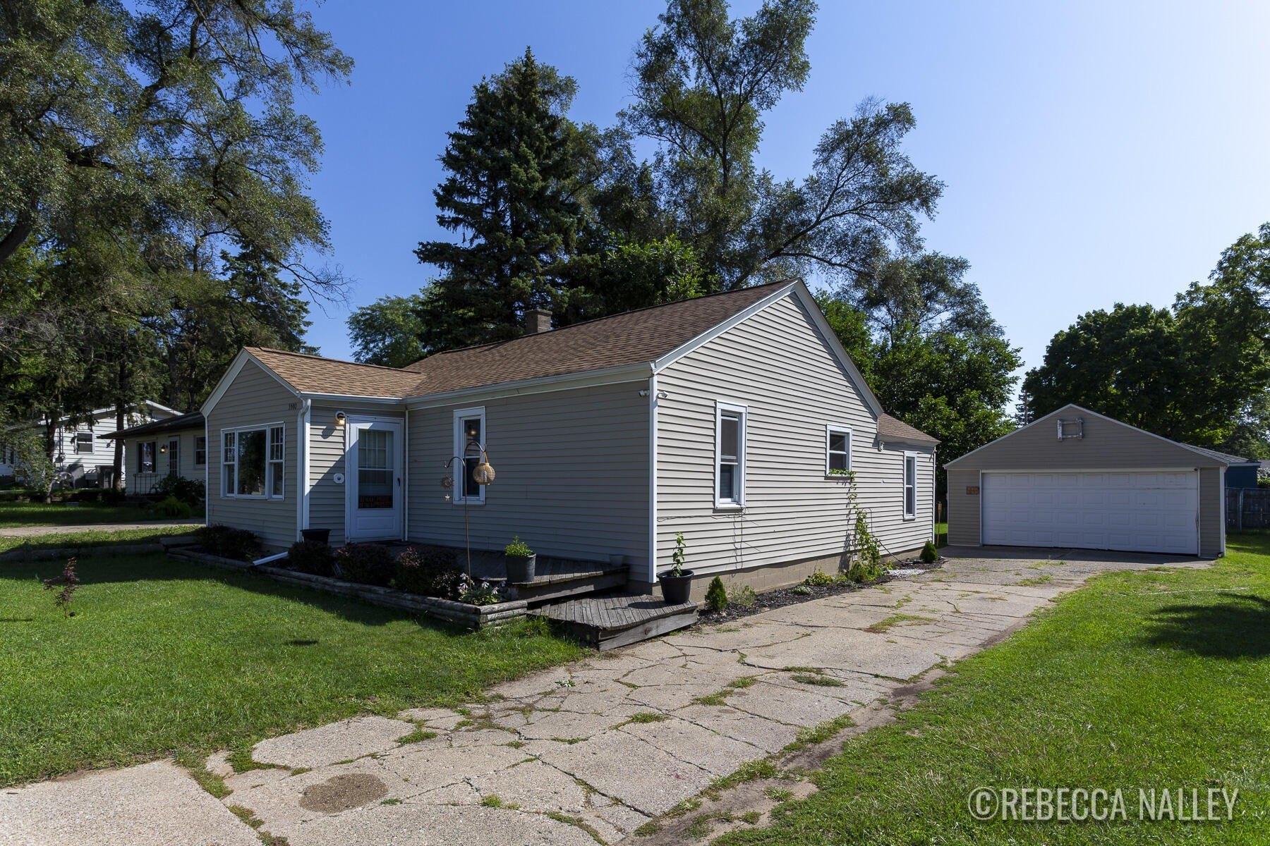 Crippen Ave Sw, Grand Rapids, MI 49548