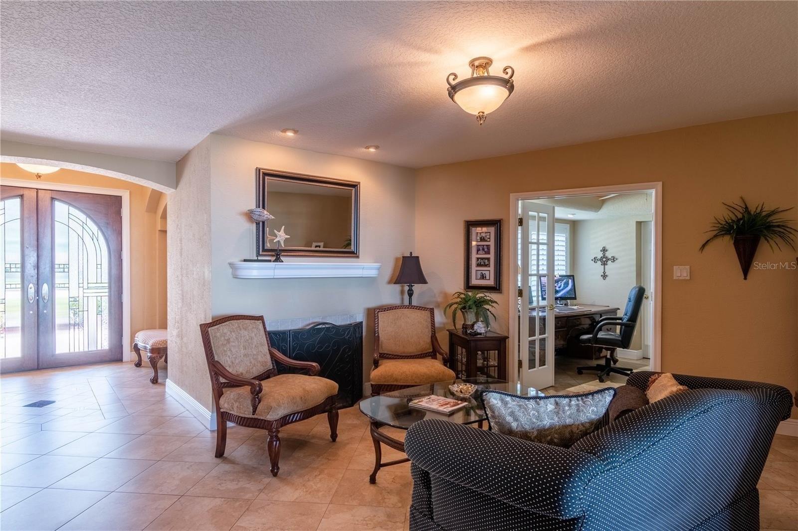 Paradise Ln, Treasure Island, FL 33706