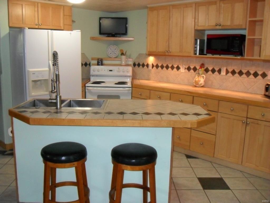 Taft St, Marissa, IL 62257