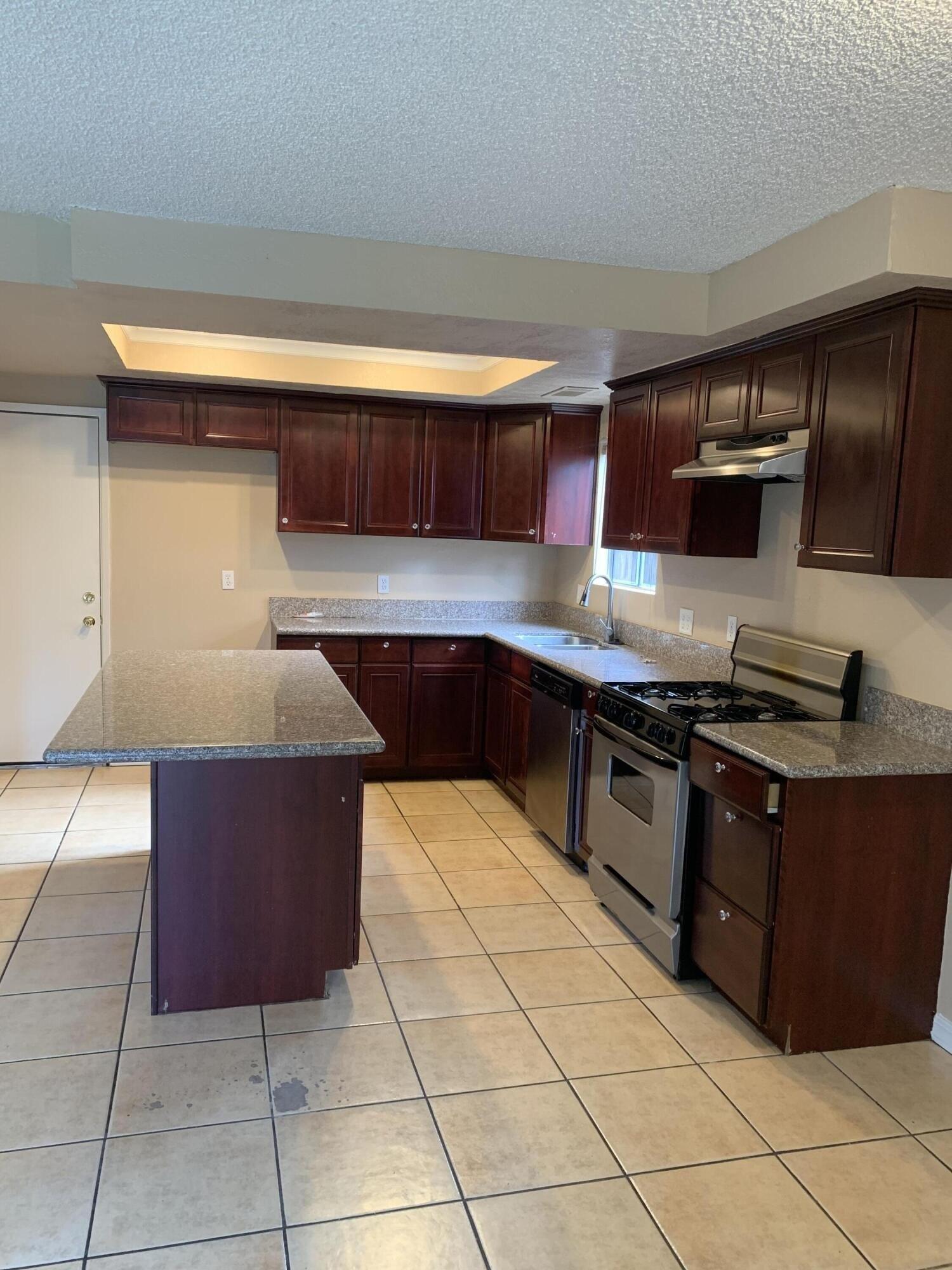 S Valley St, Visalia, CA 93277