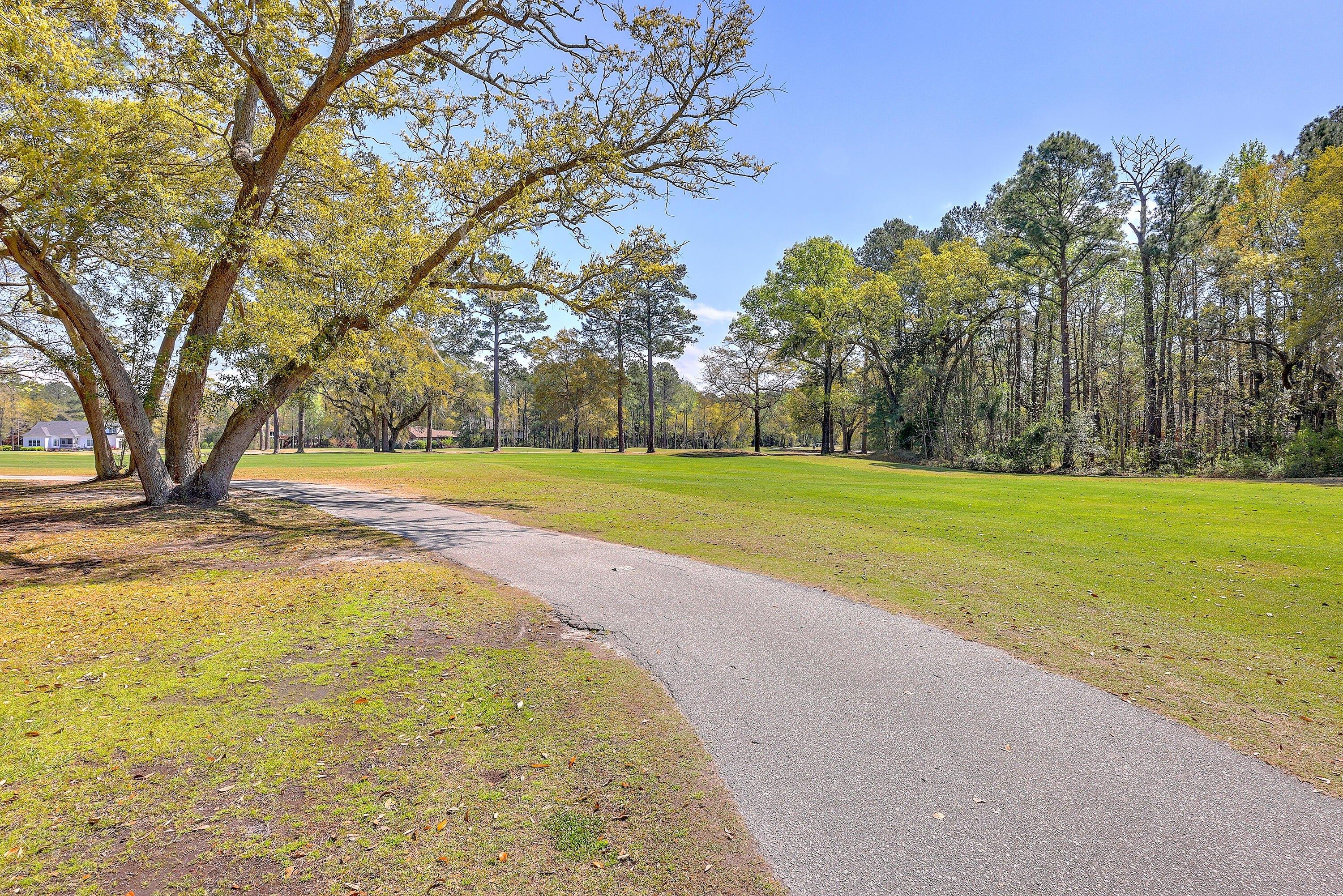 Forest Oaks Dr, Hollywood, SC 29449