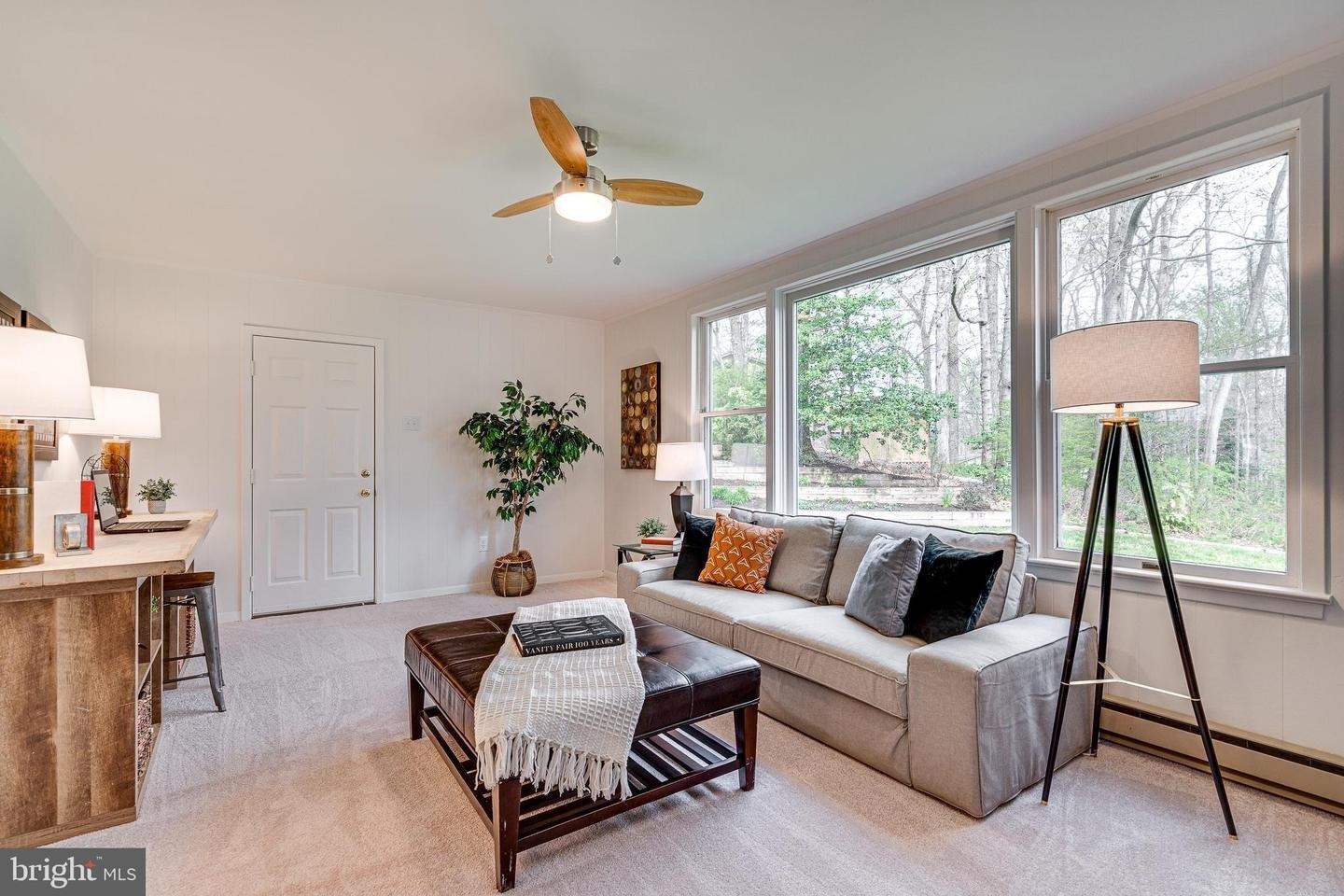 Collingham Dr, Fairfax, VA 22032