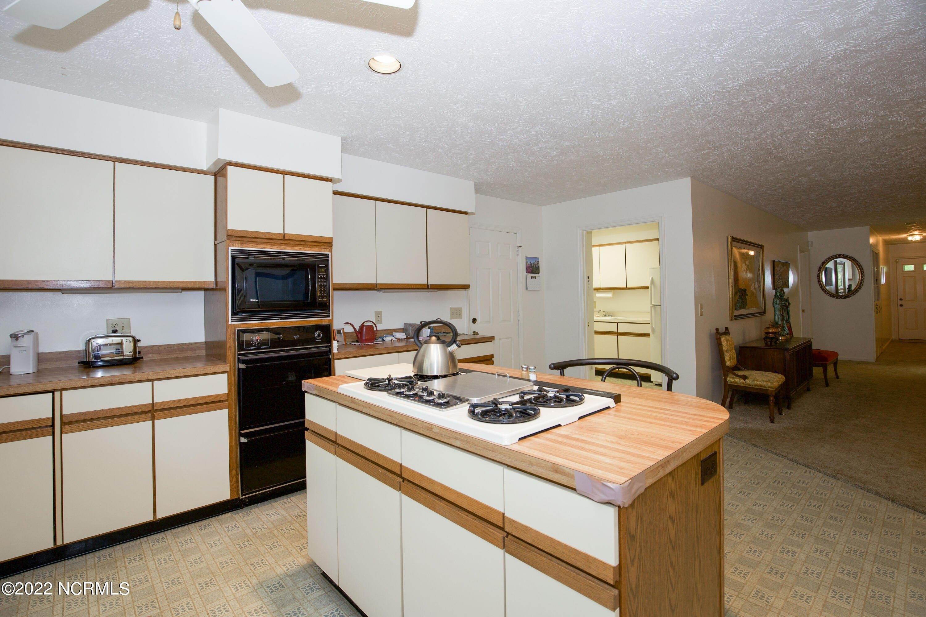 Longleaf Rd, Southern Pines, NC 28387