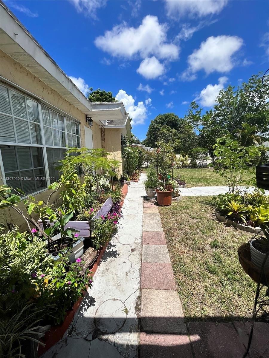 Norma Elaine Rd, West Palm Beach, FL 33417