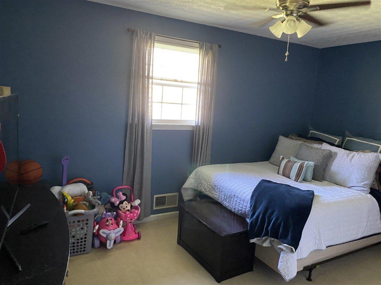 Mohawk Dr, Bowling Green, KY 42104