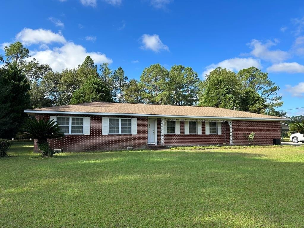 E Barnard St, Glennville, GA 30427