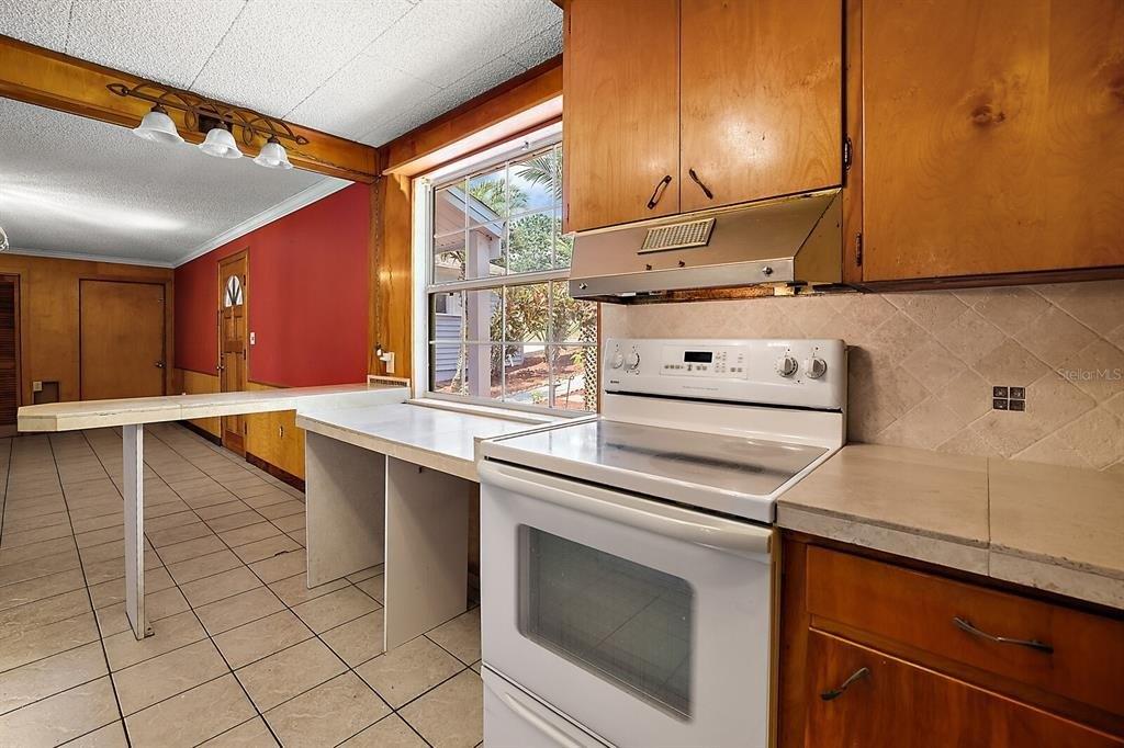 Anderson Dr, Tavares, FL 32778