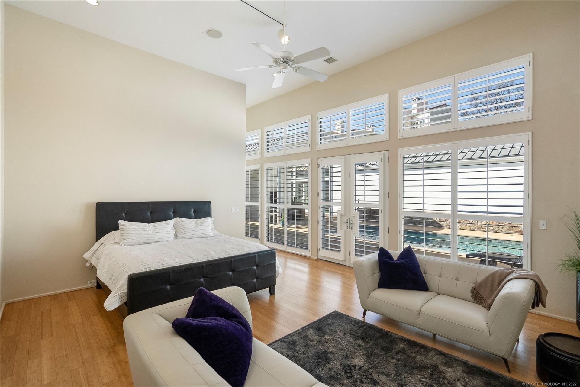 Oak Timber Dr, Tulsa, OK 74131