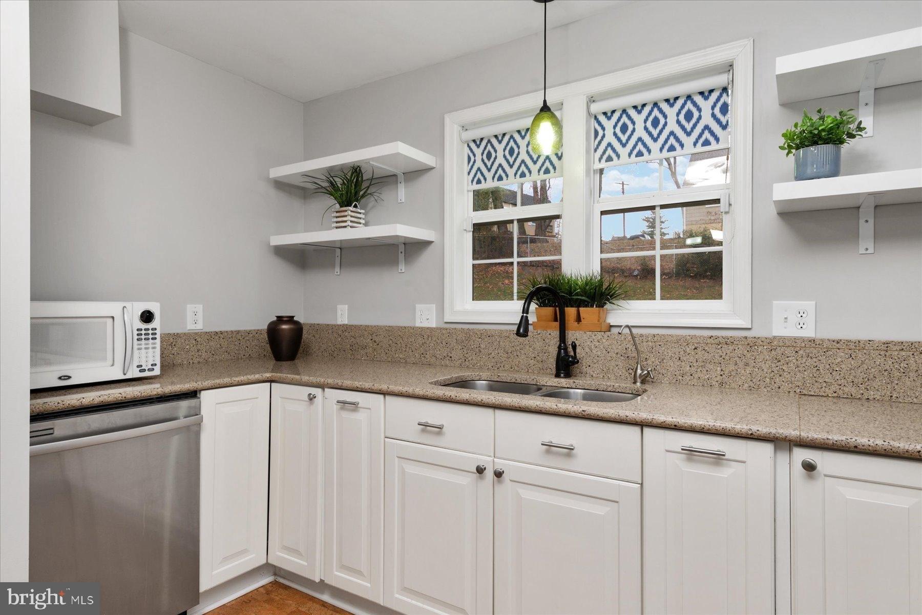 Clifton Ave, Arnold, MD 21012