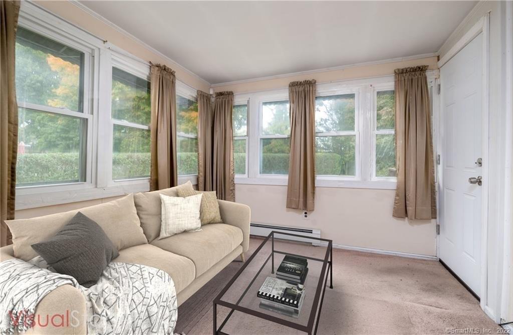 Guilford Dr, Bridgeport, CT 06606