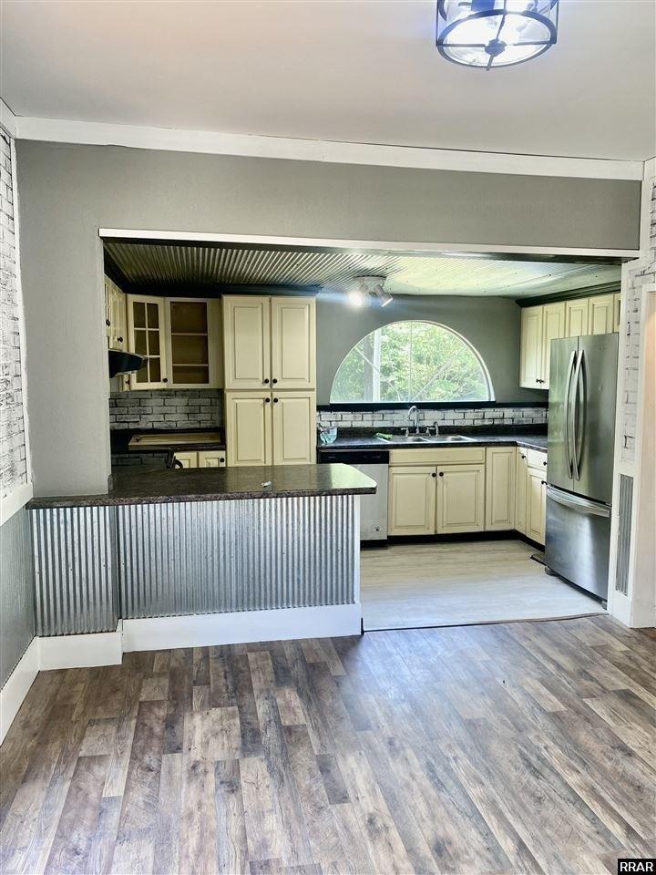 Edgewood St, Paris, TN 38242