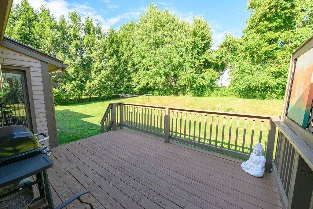 Country View Ln, Granby, MA 01033