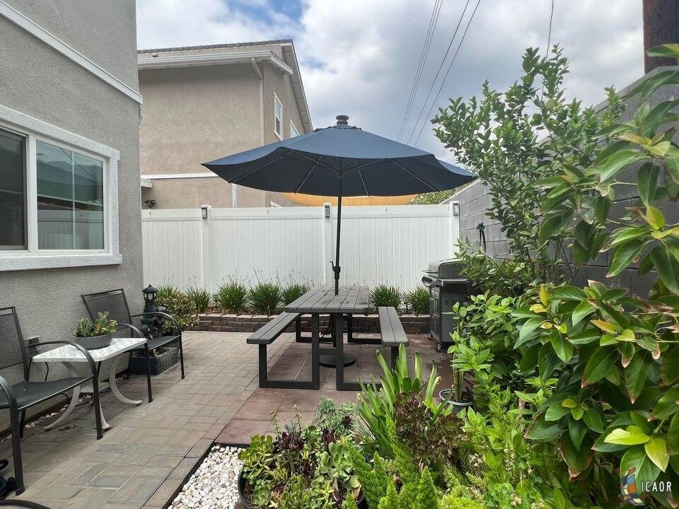 N Manzanillo Ln, Sylmar, CA 91342