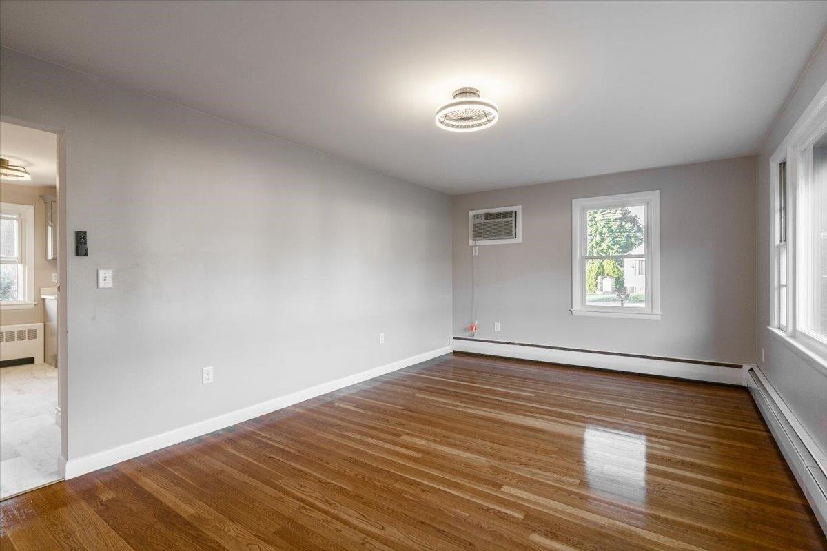 Broad St, Nashua, NH 03063