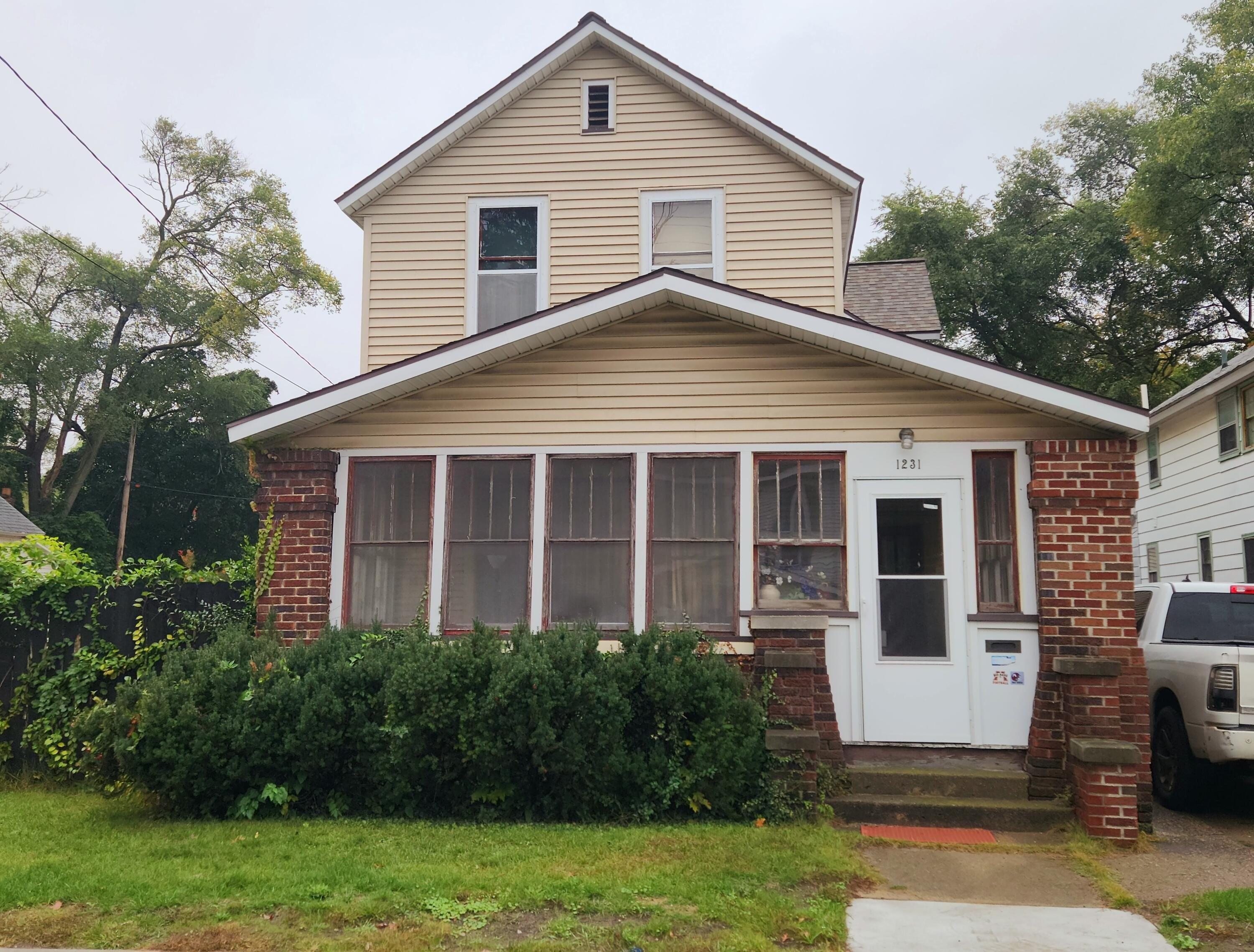 Sanford St, Muskegon, MI 49441