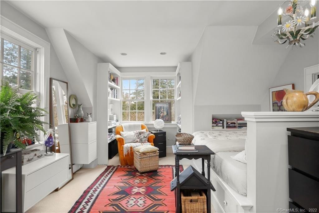 Woodside Ave, Westport, CT 06880