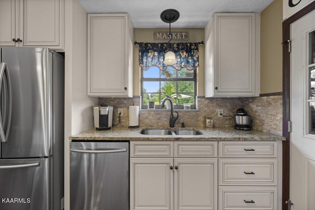 Marcaro Ln, Maryville, TN 37801