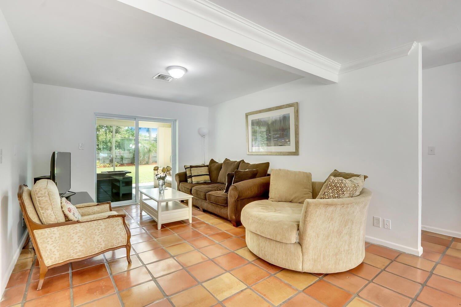 Conroy Dr, North Palm Beach, FL 33403