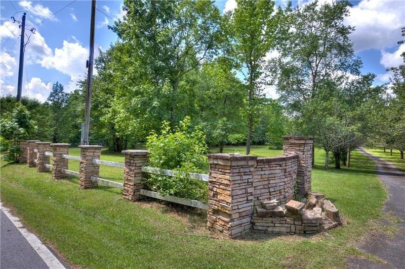 Hay Renfroe Dr, Dallas, GA 30157
