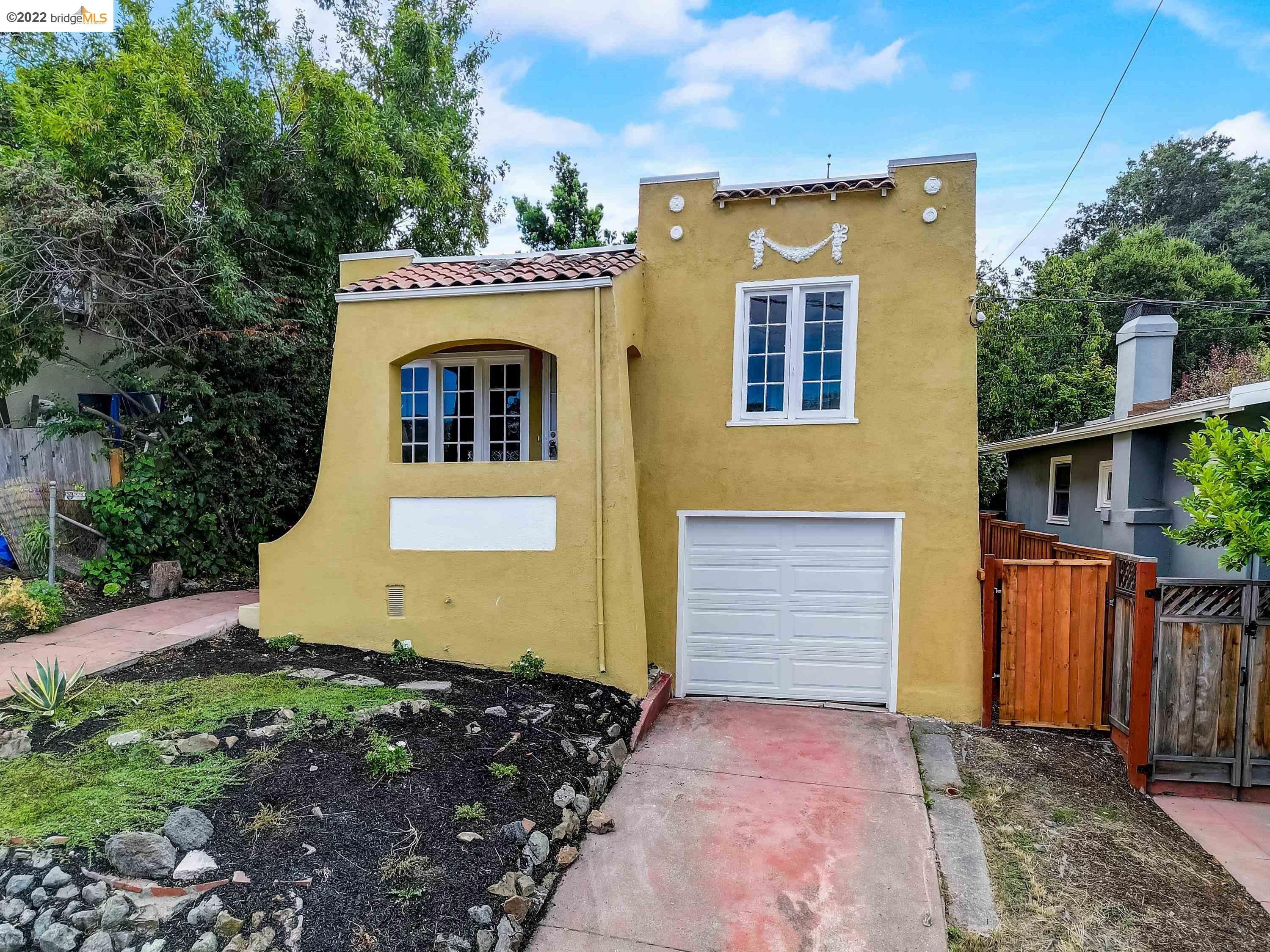 Redding St, Oakland, CA 94619