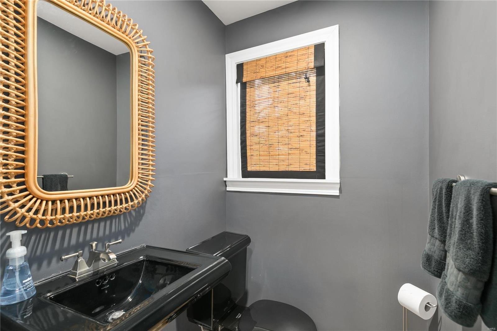 Rio Vista Dr, Saint Louis, MO 63124