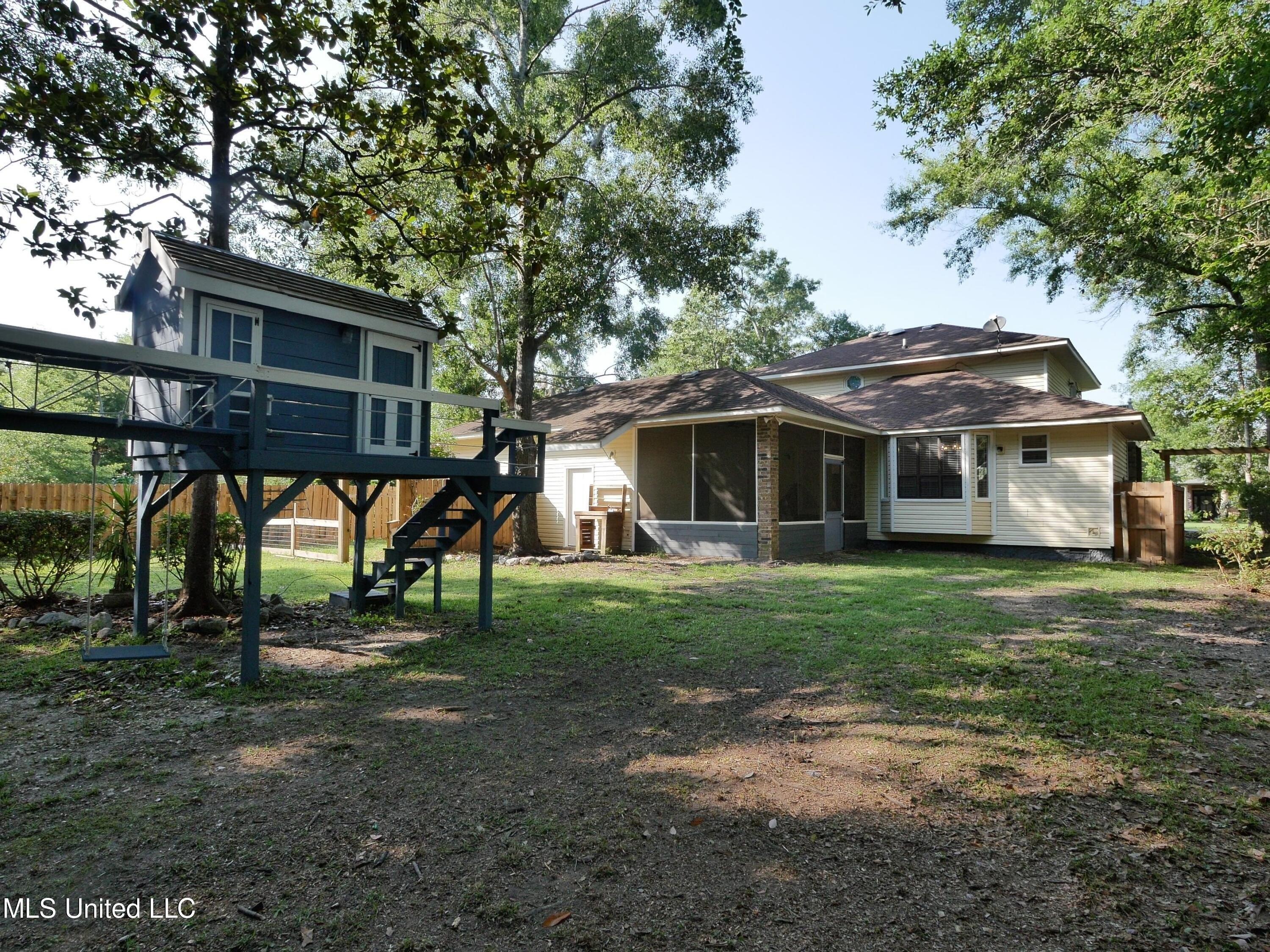 Anela Dr, Diamondhead, MS 39525