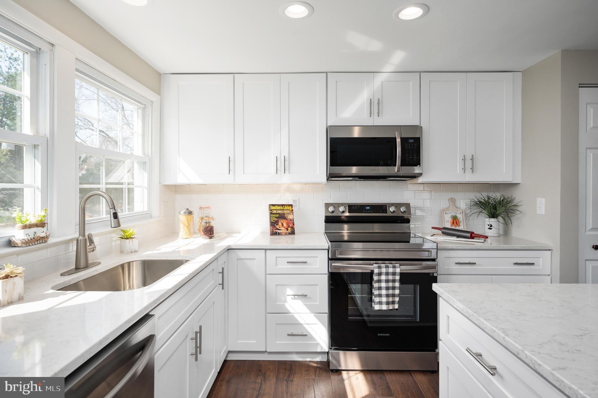 Majestic Ln, Fairfax, VA 22033