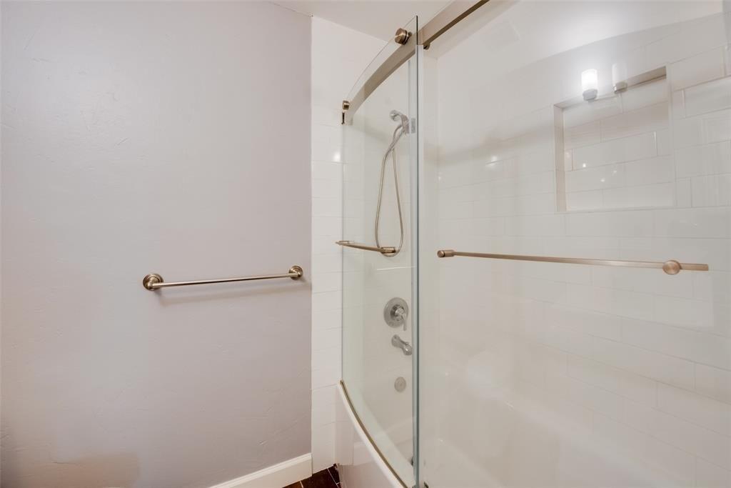 Highview Dr, Cedar Hill, TX 75104