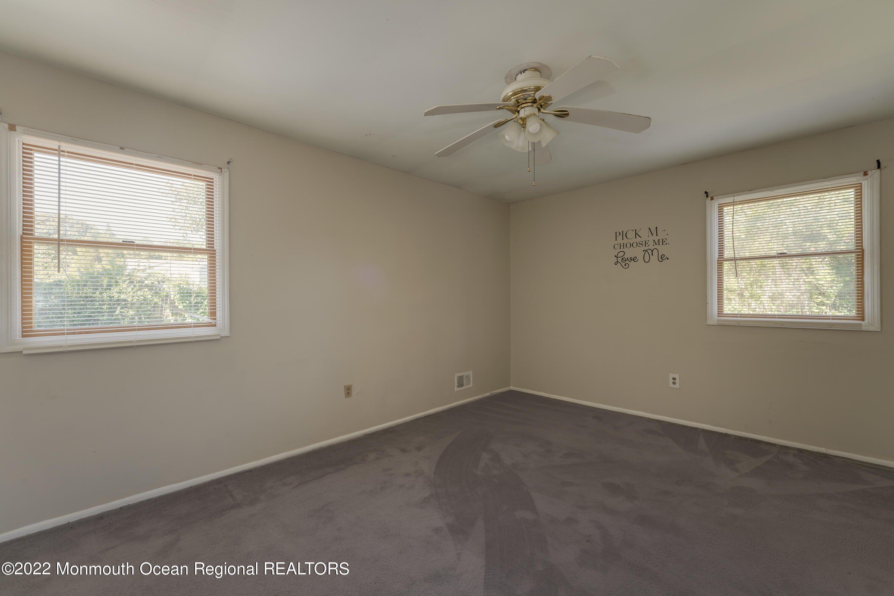 Jefferson Ln, Little Egg Harbor Twp, NJ 08087