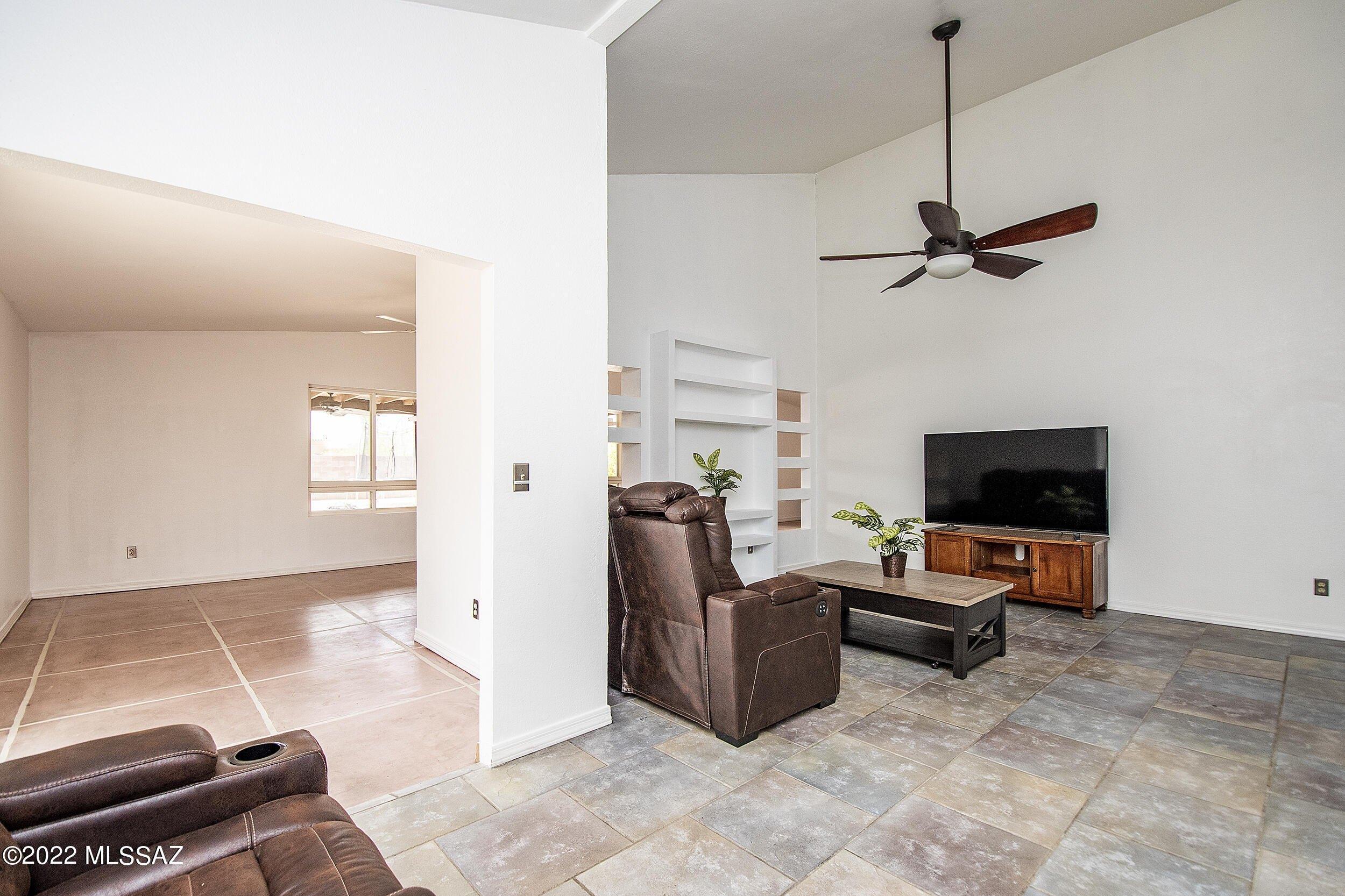 W Kewanee St, Tucson, AZ 85742