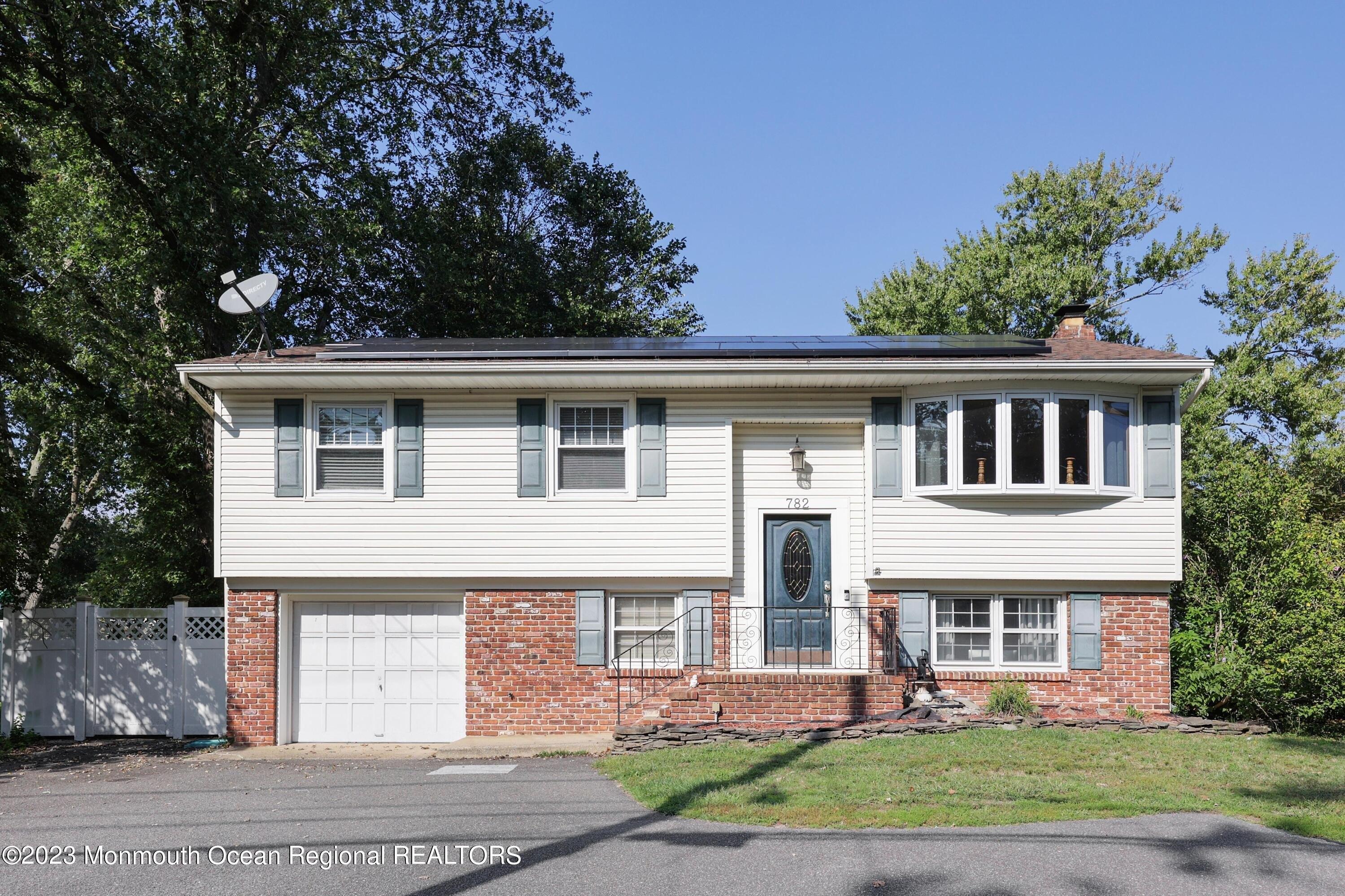 Bay Ave, Toms River, NJ 08753