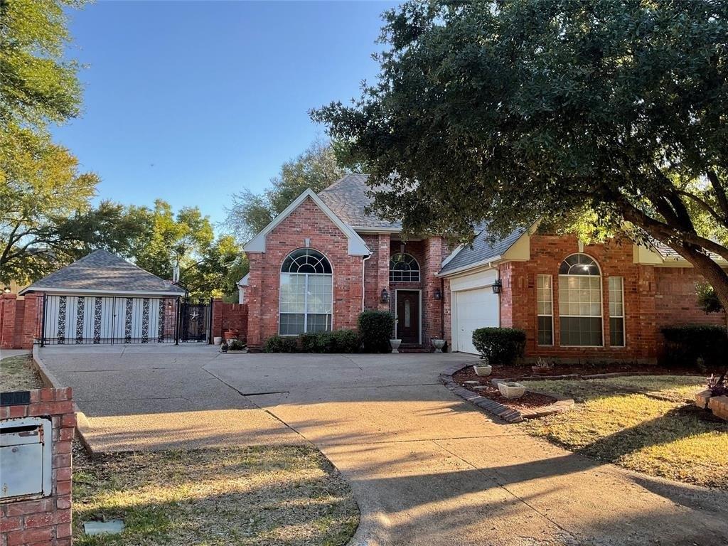 Hunter Place Ln, Arlington, TX 76006