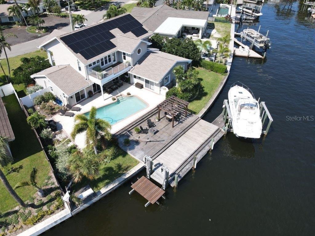 13th Way Ne, Saint Petersburg, FL 33703