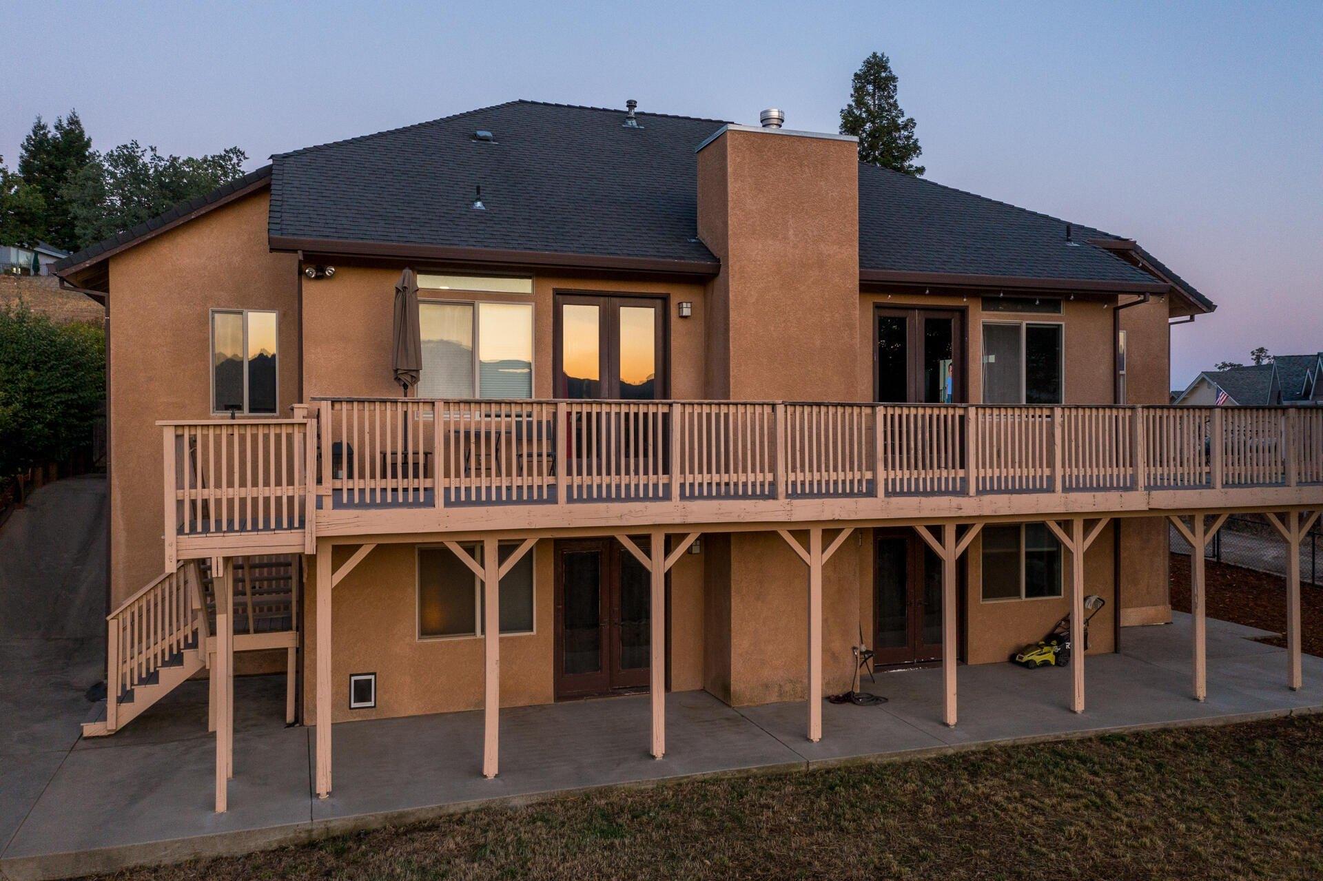Stanford Dr, Redding, CA 96003