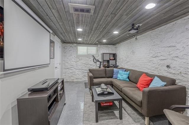 Valley Rd, Kansas City, MO 64113