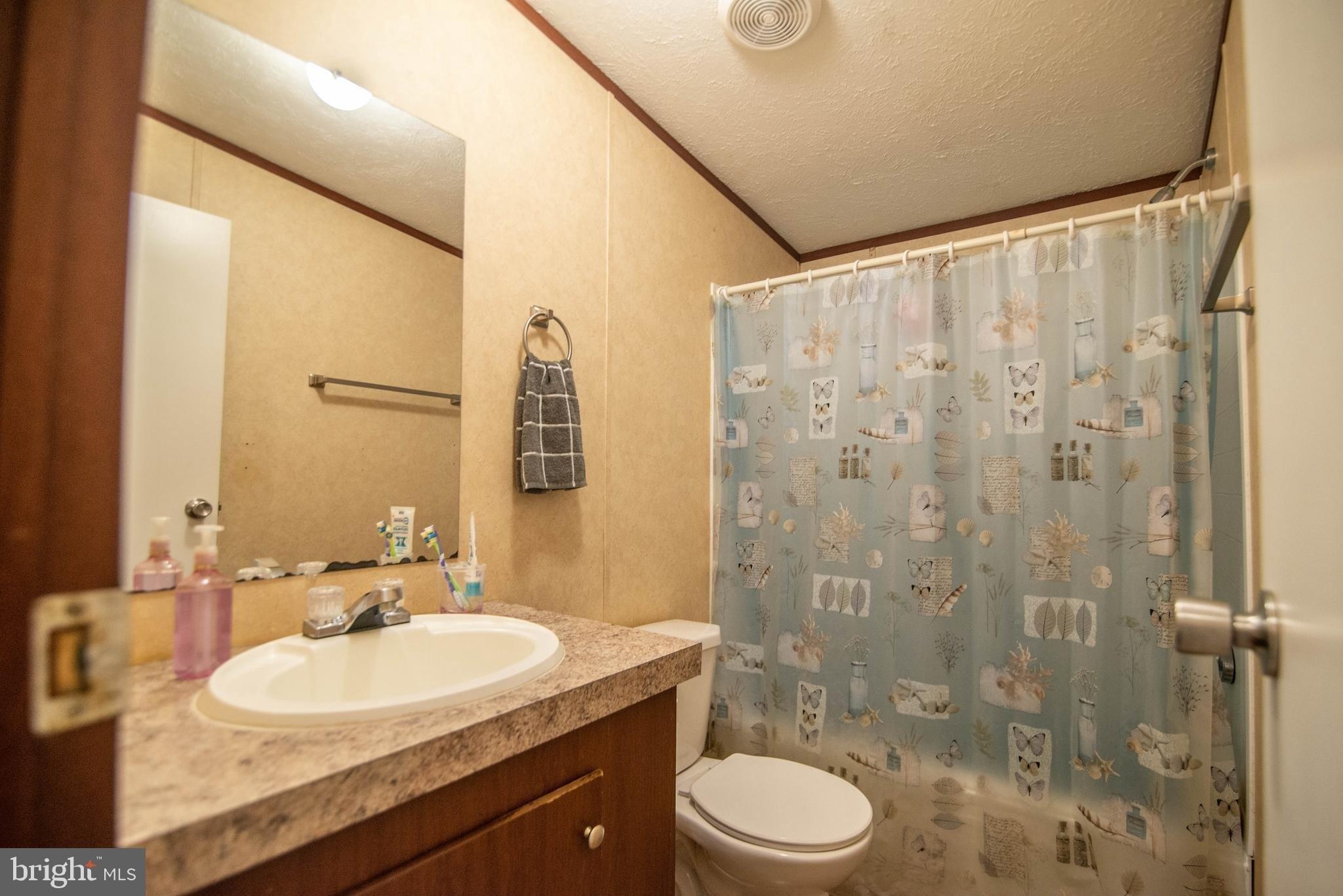 Pine Dr, York, PA 17406