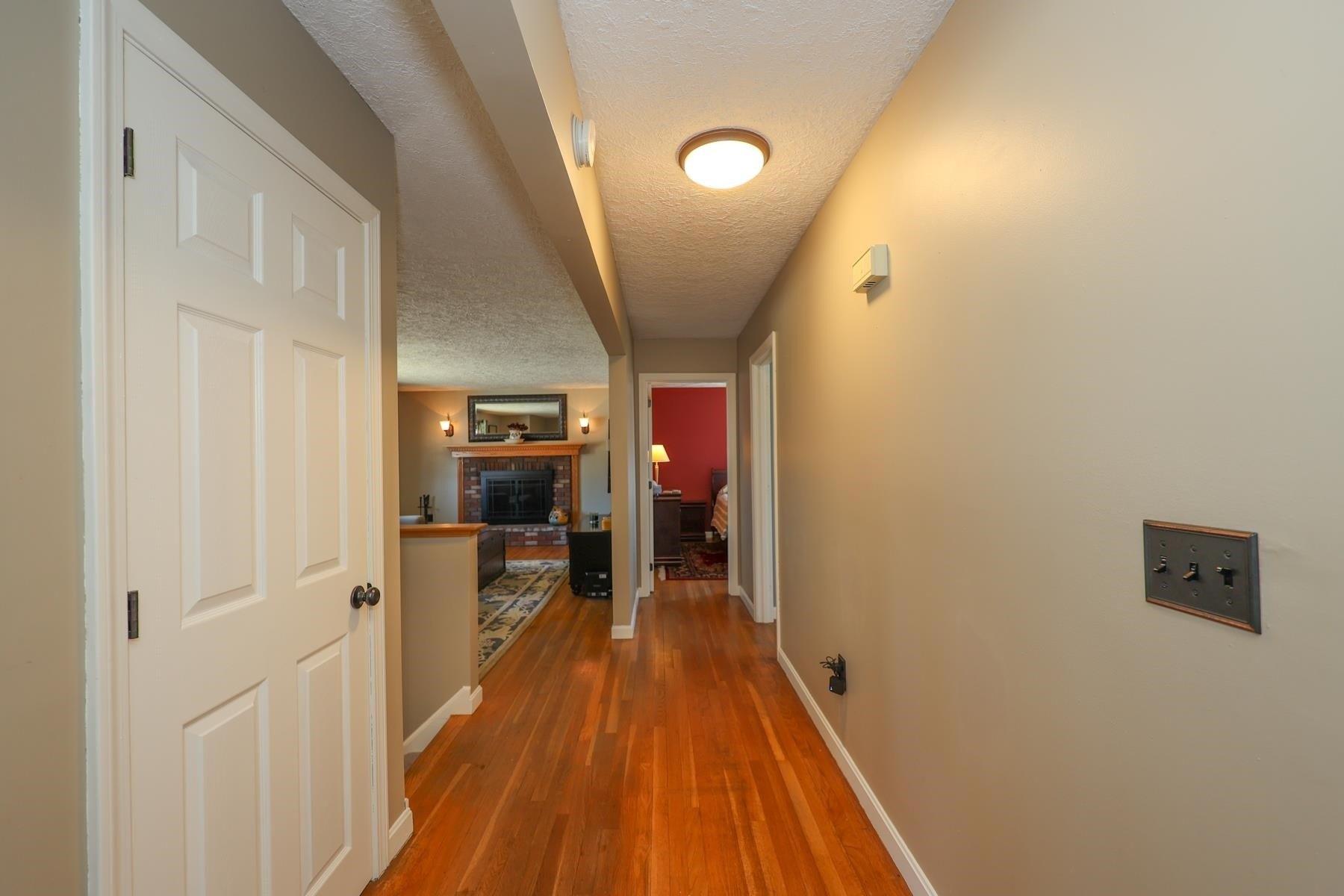 Lancelot Dr, Hooksett, NH 03106