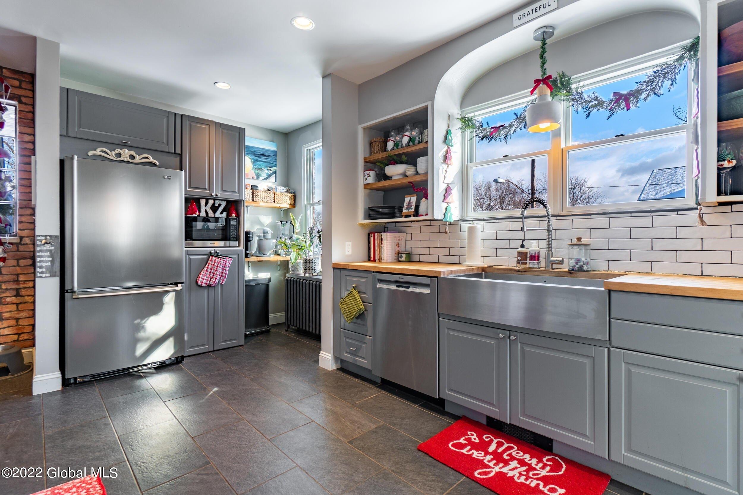 Wolfert Ave, Albany, NY 12204