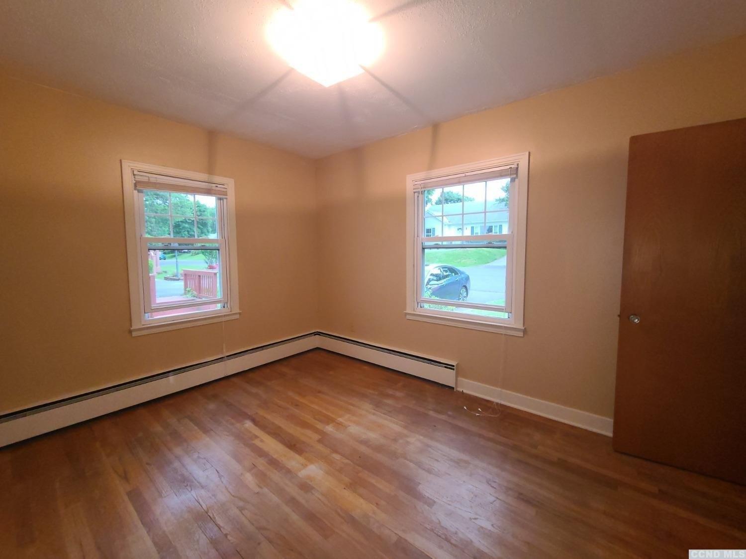 Ten Broeck Ave, Hudson, NY 12534