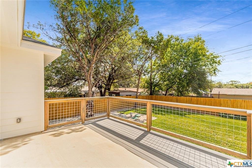 Whispering Breeze Dr, Canyon Lake, TX 78133