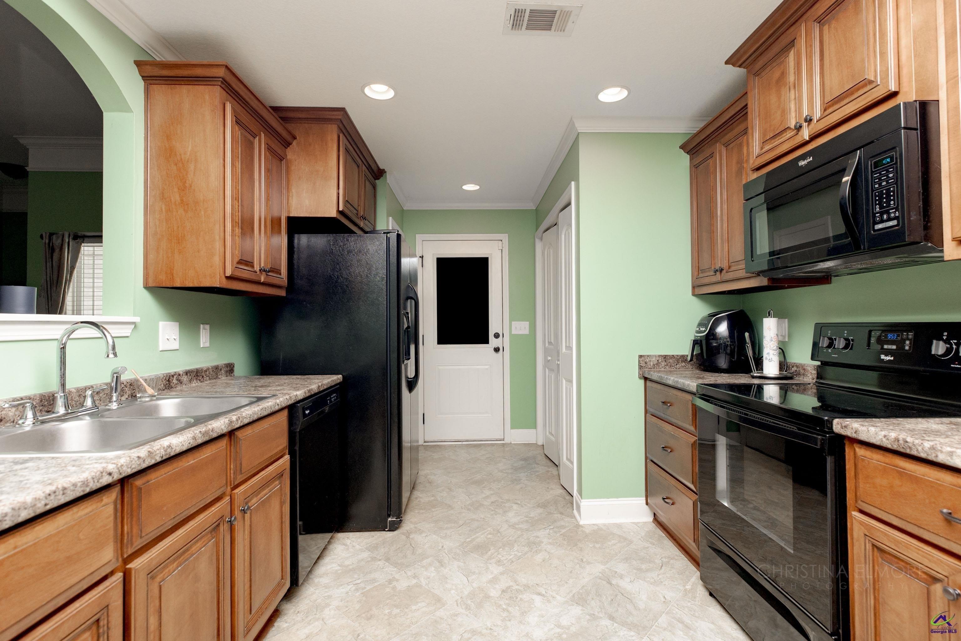 Haven Way, Perry, GA 31069