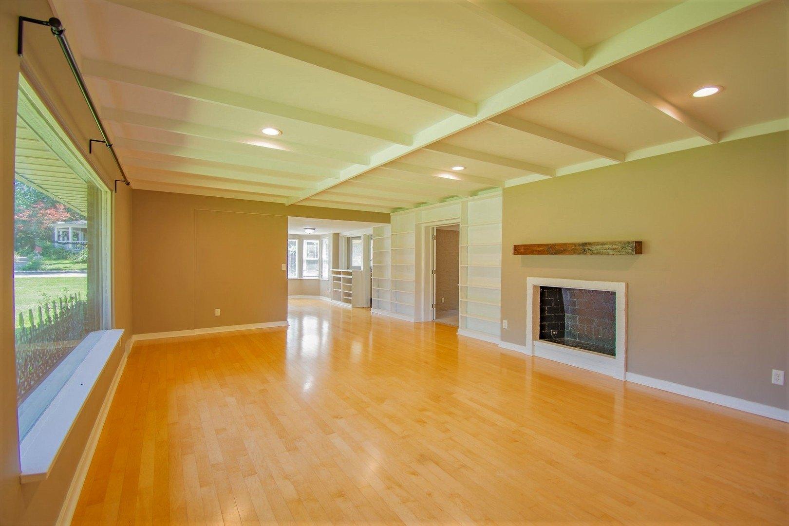 Highcrest Rd, Rockford, IL 61107