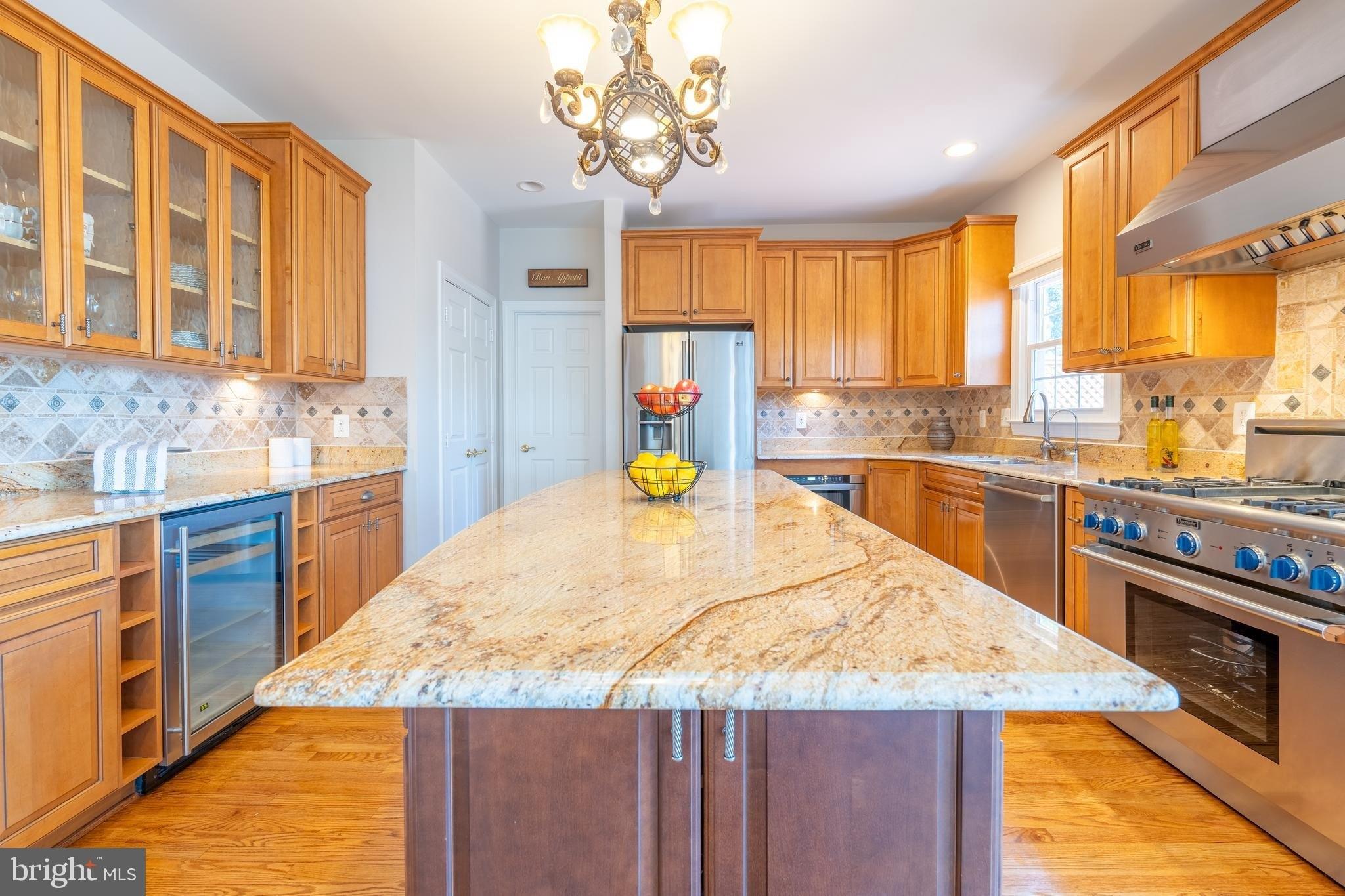 Cloverbrooke Dr, Potomac, MD 20854